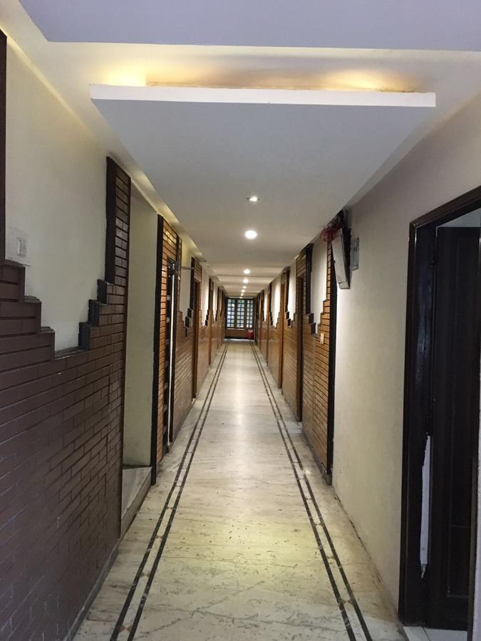 Hotel Bombay Palace Далхаузи Екстериор снимка