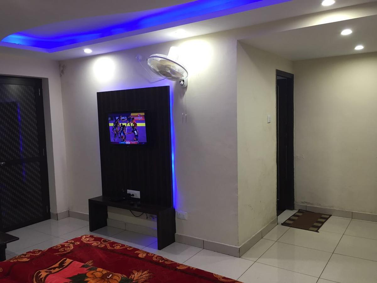 Hotel Bombay Palace Далхаузи Екстериор снимка